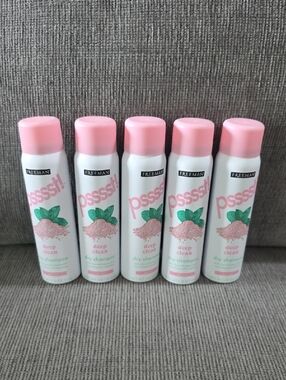 Freeman Psssst! Deep Clean Dry Shampoo,‎ 5 Bottles, New, 1.76oz. Each.